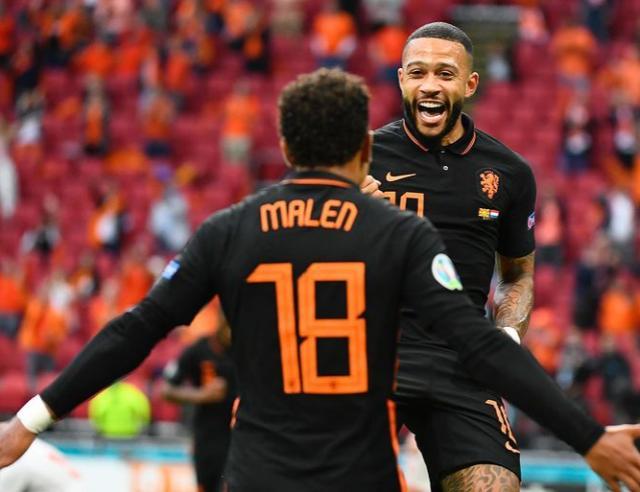 借娴熟的控 借娴熟的控